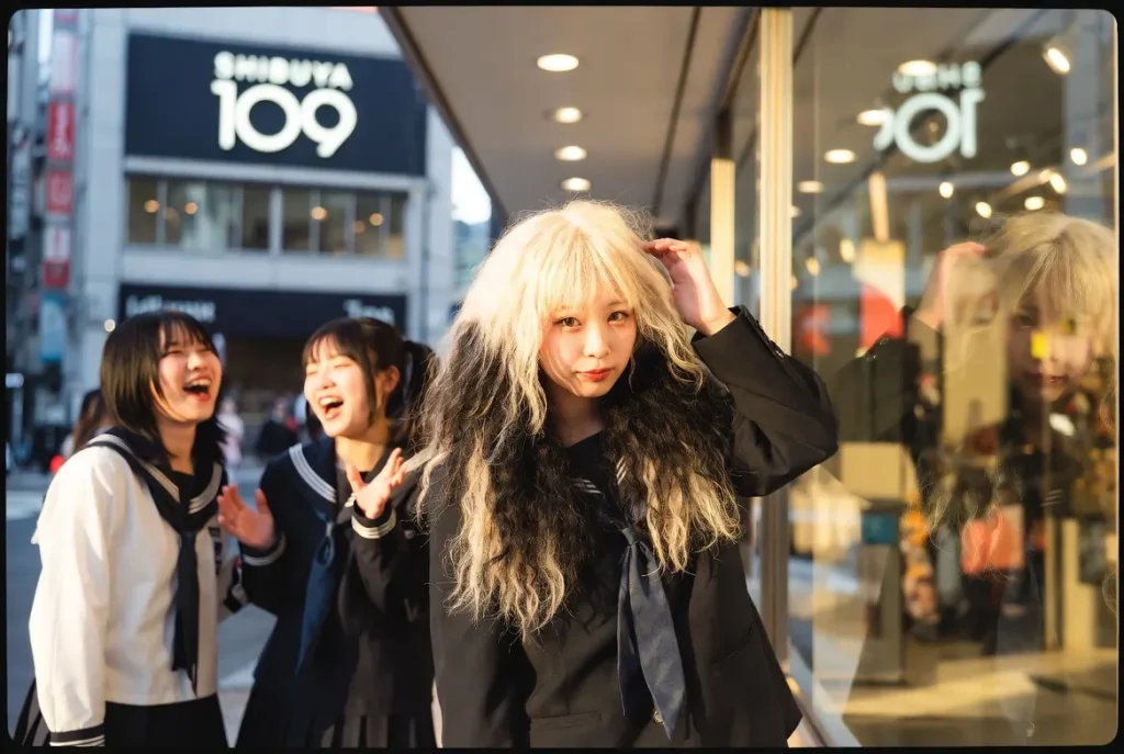 2000s Gyaru Street Scene outside Shibuya 109
